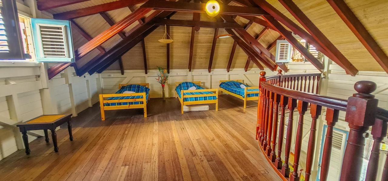 Villa Bougainvillier Ле Троа-Илет Екстериор снимка